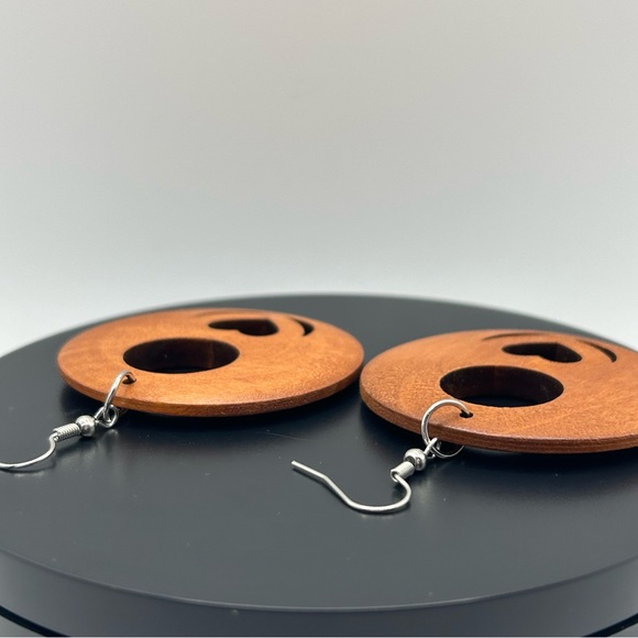 Artisan Crafted - Wooden Heart Cutout Earrings - Picture 5 of 10